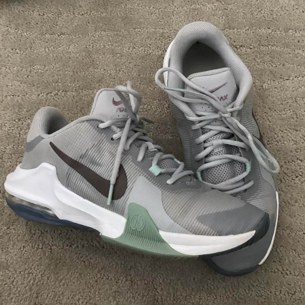 EUC Nike Airmax Sneakers